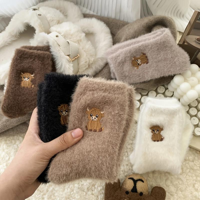 🔥 Niedliche, warme Plüschsocken für Damen mit gesticktem Hochlandrind-Motiv