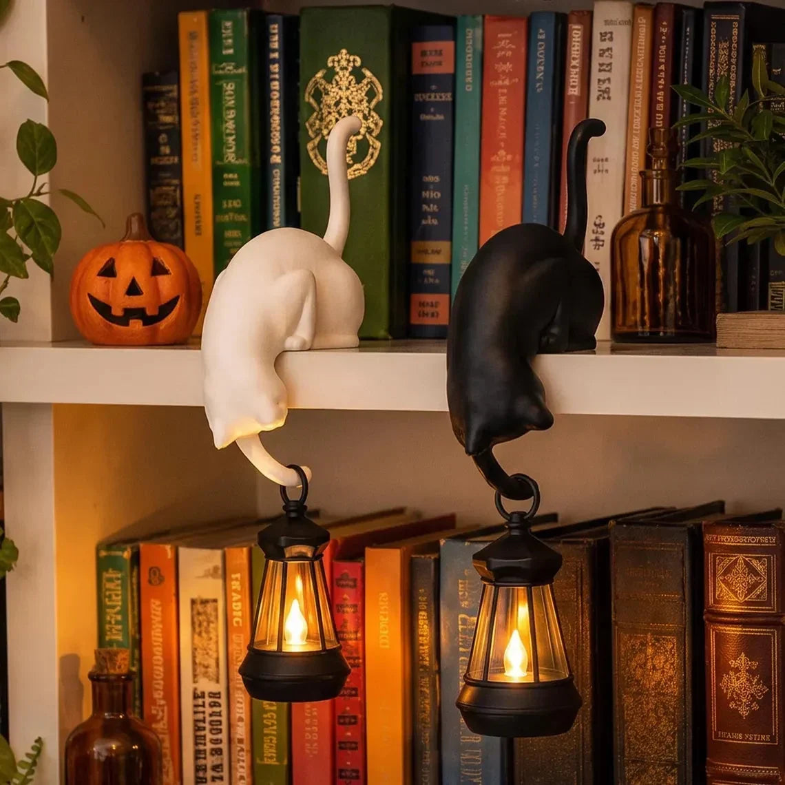 🐈‍Cute cat figure for the bookshelf with LED lamp - Cute decoration for the bookshelf and practical key holde