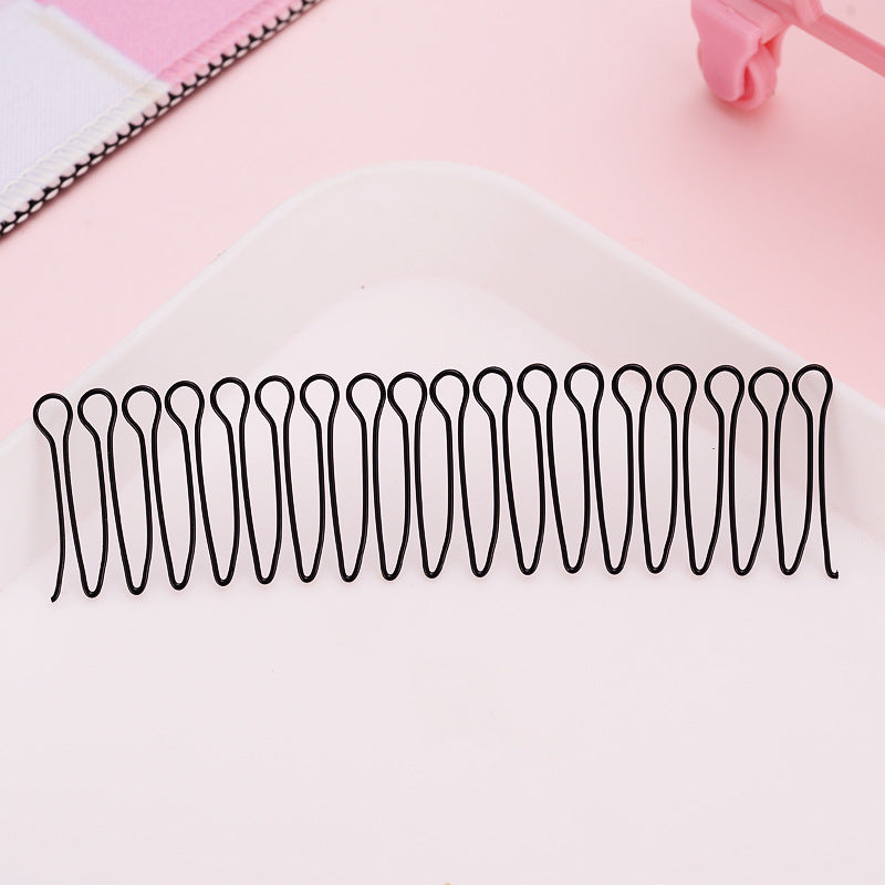 Flexible invisible grip comb for flyaway hai